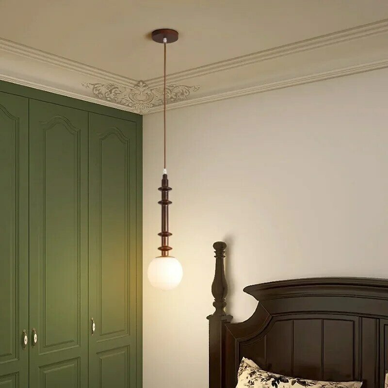 مصباح جداري صغير من الخشب الصلب العتيق ، مصباح بجانب السرير من الجوز ، خلفية الرواق ، فرنسي ، اسلامي ، غرفة ، غرفة معيشة