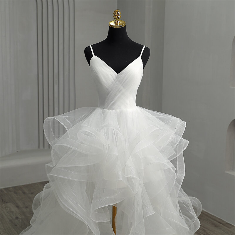 فساتين زفاف جديدة قصيرة من الأمام طويلة الظهر القوطية الأبيض السباغيتي الأشرطة العميق الخامس الرقبة عالية منخفضة فساتين الزفاف Vestido لون مخصص