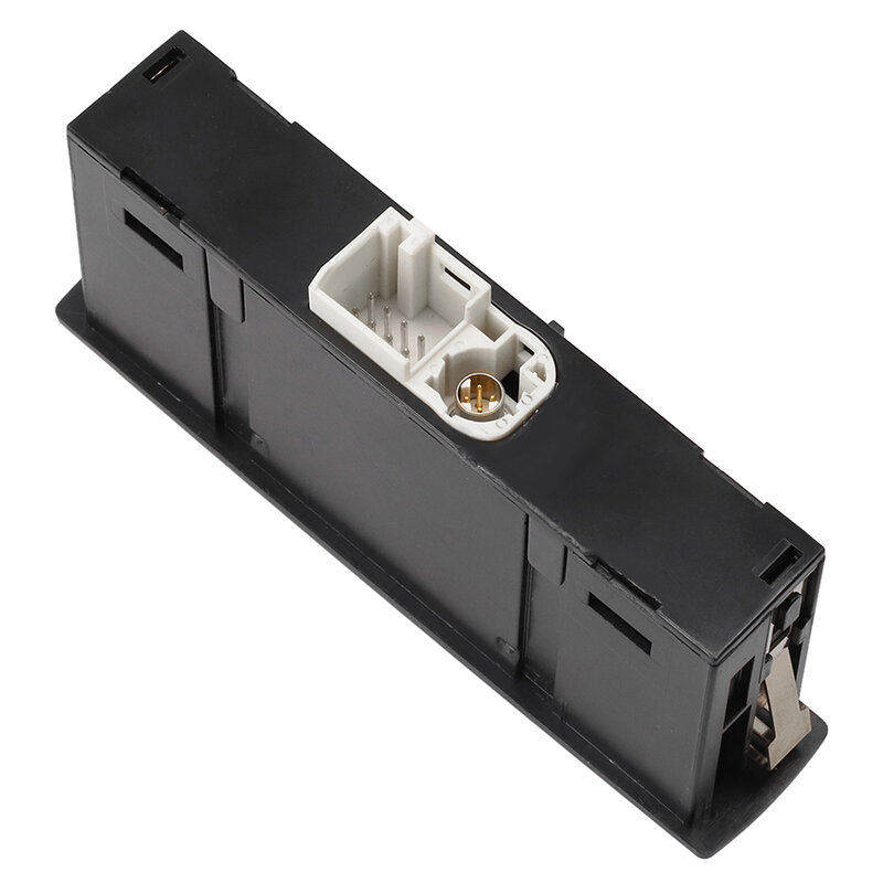 1 قطعة لوحة القيادة البلاستيكية السوداء USB مآخذ لمرسيدس CLS الفئة GLA CLA GLE رقم الجزء A1728202100 اكسسوارات السيارات