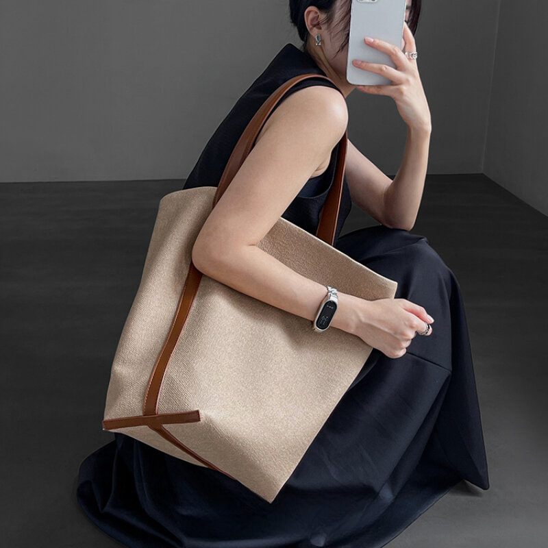 حقيبة قماشية مخططة بتصميم أصلي جديد لعام 2023 حقيبة يد جديدة عالية السعة حقيبة كتف دلو من القماش حقائب كتف نسائية