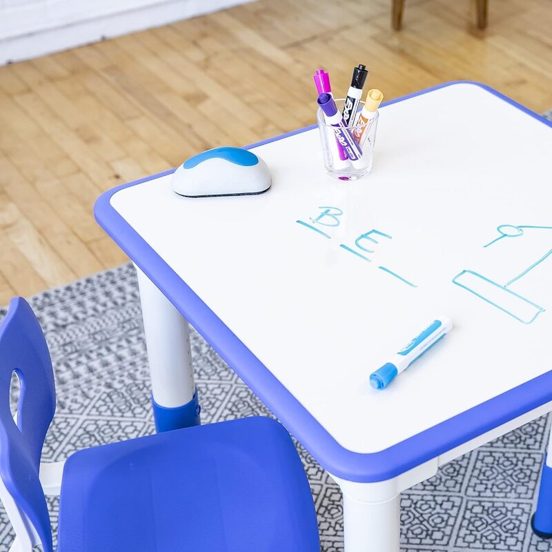 طاولة أطفال بمسح جاف طاولة نشاط مربعة ، مع كرسيين ، أثاث قابل للتعديل ، أزرق ، طاولة 3 قطع ومجموعة كرسي