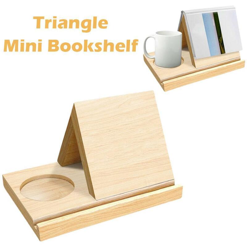 رف كتب خشبي مثلث صغير مع حامل أكواب ، استراحة كتب قصيرة خشبية صغيرة ، قطعة مركزية بسيطة لخزانة الكتب