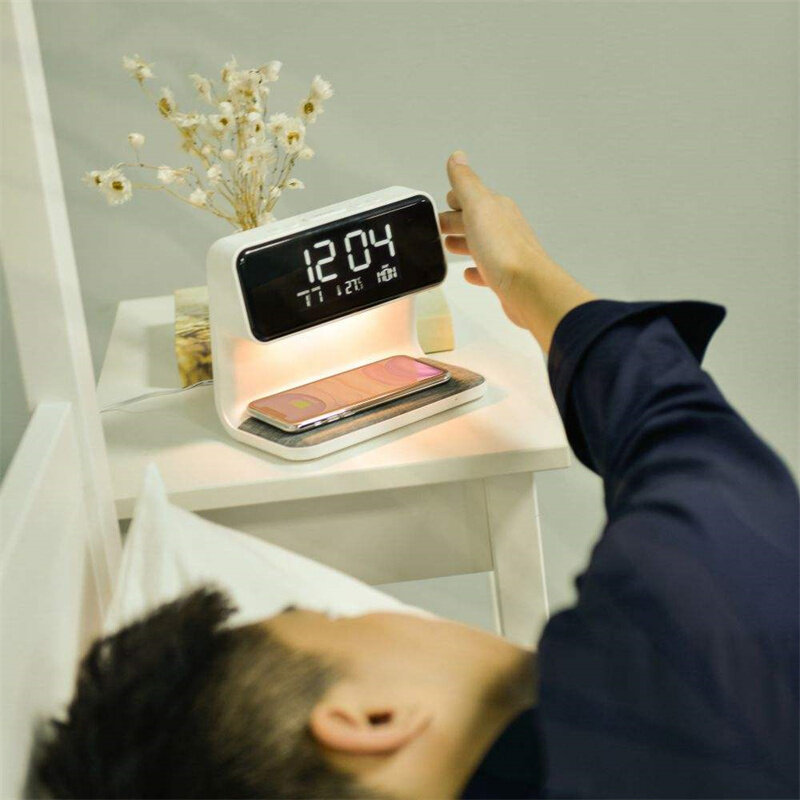مصباح بجانب السرير مع شحن لاسلكي ، 3 في 1 ، شاشة LCD ، ساعة منبه ، شاحن هاتف لاسلكي لـ iPhone ، مصباح ساعة منبه ذكي