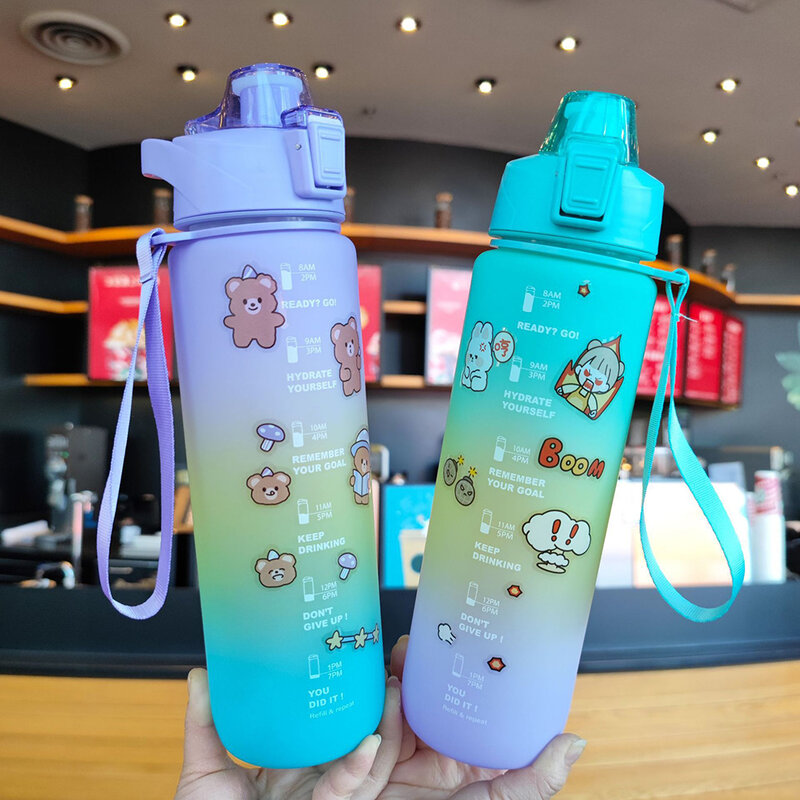 زجاجات مياه رياضية من YCONTIME 1L مع شفاطات بلاستيكية ملونة قابلة للحمل ملصقات للهدايا أدوات طعام خارجية للسفر والتخييم