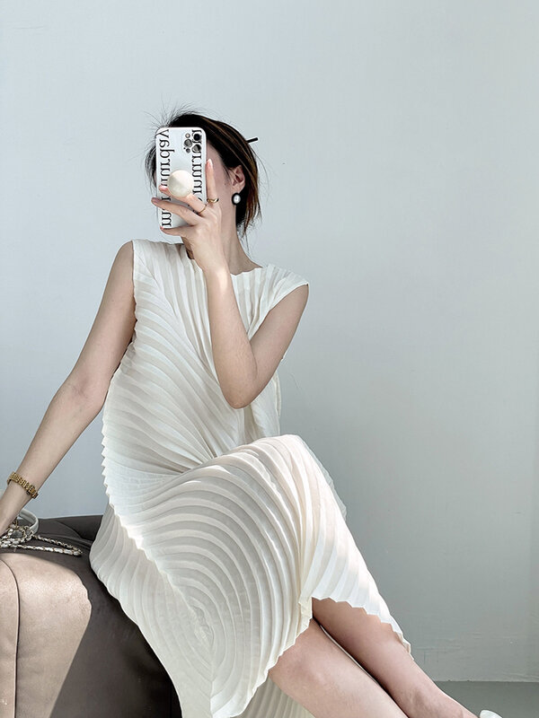 Miyake اليد دائرة مطوي فستان بلا أكمام مصمم طويل الرقبة مستديرة أنيقة فضفاضة الصيف الكورية نمط الملابس الجمالية Miyake #4