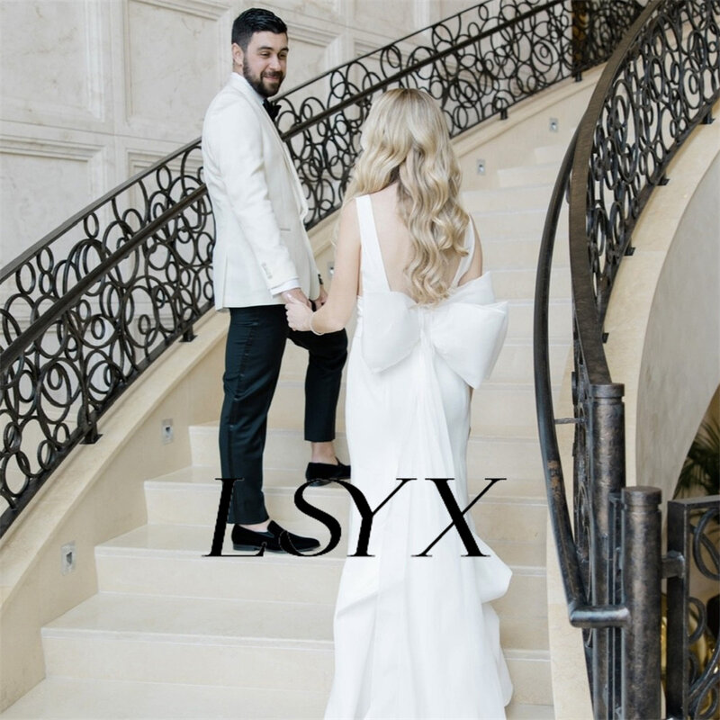 LSYX-فستان زفاف بدون أكمام من الكريب ، رقبة عميقة على شكل حرف v ، فتحة جانبية عالية ، فيونكة مفتوحة من الخلف ، فستان زفاف قطار محكمة ، مصنوع حسب الطلب