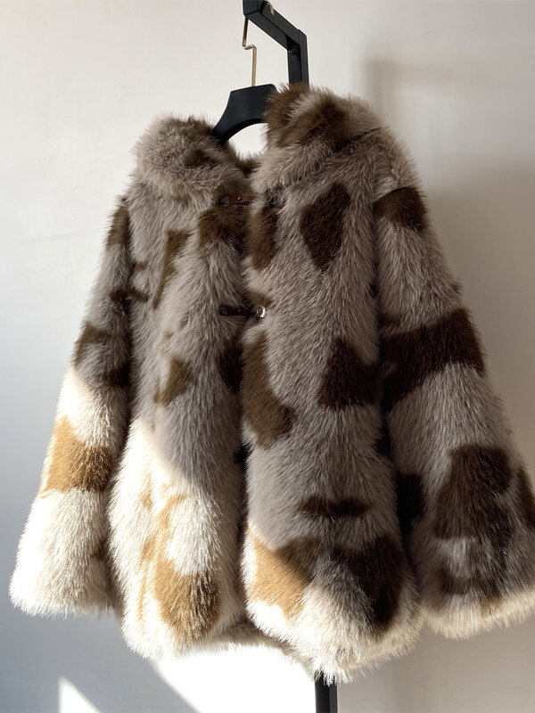 الثعلب فروي معطف المرأة الشتاء الشباب قصيرة هوديي السلع الأوروبية معطف الشتاء
