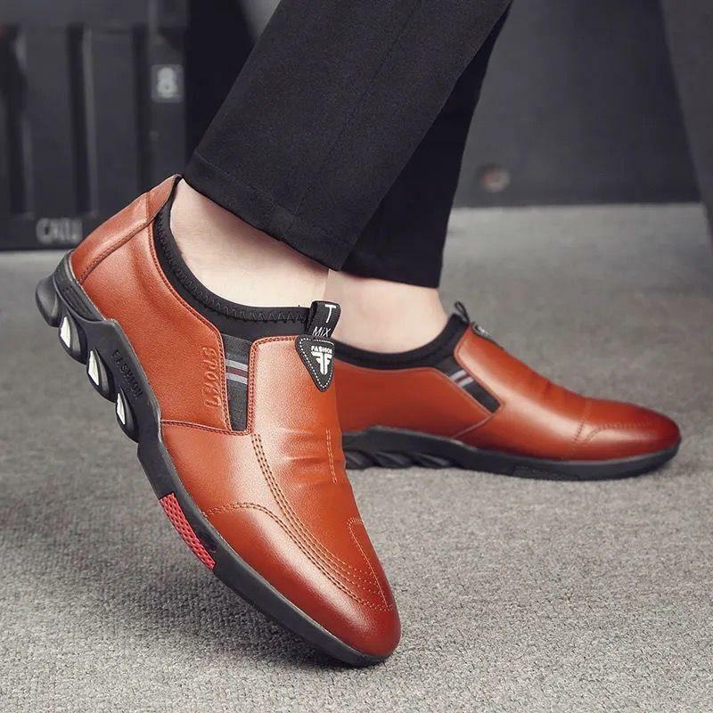 أحذية جلدية غير رسمية للرجال الأعمال الصيف 2022 موضة أحذية جلدية رسمية للرجال النمط البريطاني باطن سميكة أحذية رجالية