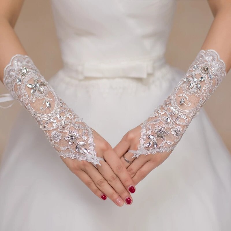 Bride Wedding Gloves White Short Fingerless Gloves Lace Beaded Wedding Accessories Gloves