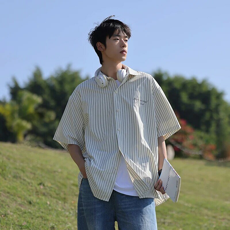 ملابس الرجال بلوزة صيفية منقوشة قمصان قصيرة الأكمام مخطط الكورية ماركة ملابس الشارع الشهير قمصان الشاطئ للرجال جودة عالية 2023