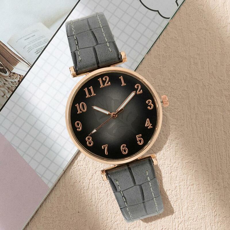 ساعة كوارتز نسائية أنيقة مع حزام جلد صناعي قابل للتعديل ، دقة عالية ، فحص الوقت للتعارف