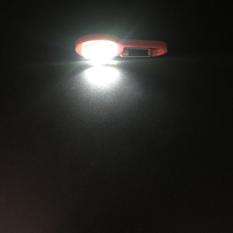 سلسلة مفاتيح بكشاف LED الصغيرة المحمولة سوبر ضوء صغير LED مصباح يدوي حلقات المفاتيح المفاتيح LED مصباح يدوي مع خطاف مشبك ملون