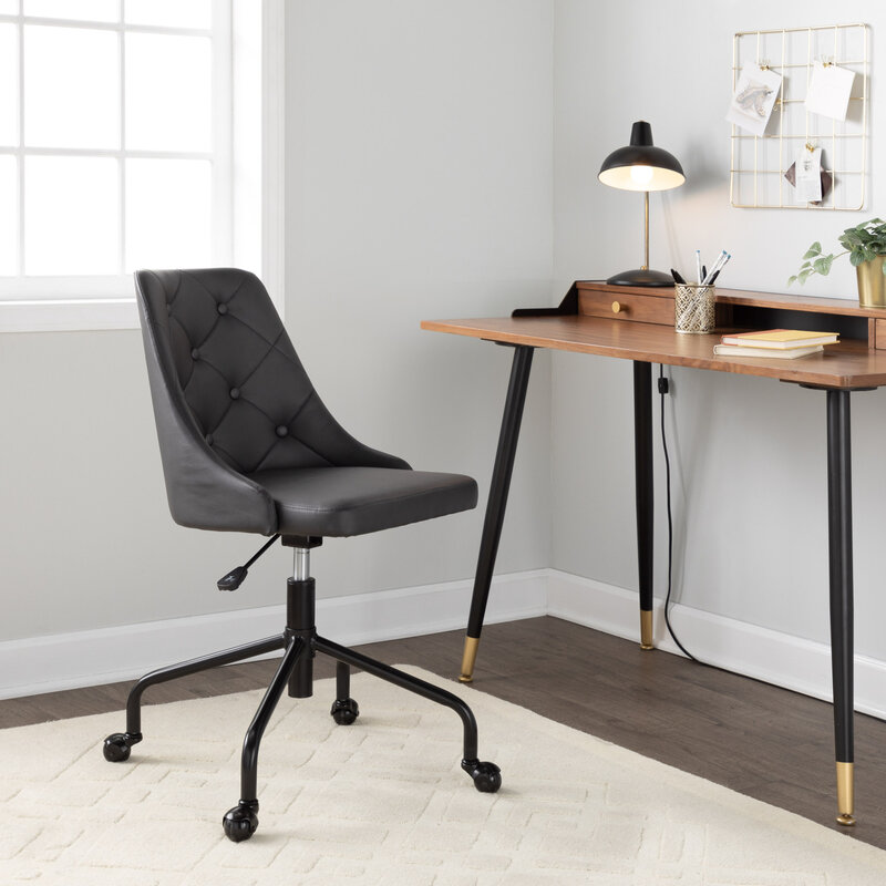 كرسي مكتب أسود عصري قابل للتعديل مع عجلات ، إطار معدني أنيق ، جلد صناعي فاخر