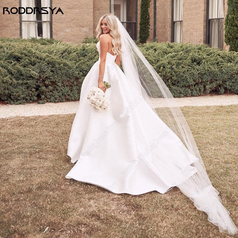 فستان زفاف من RODDRSYA على شكل قلب من الساتان بطيات جانبية من Suknia ślubna بسيط بدون حمالات لحفلات الزفاف مصنوع حسب الطلب بحجم كبير