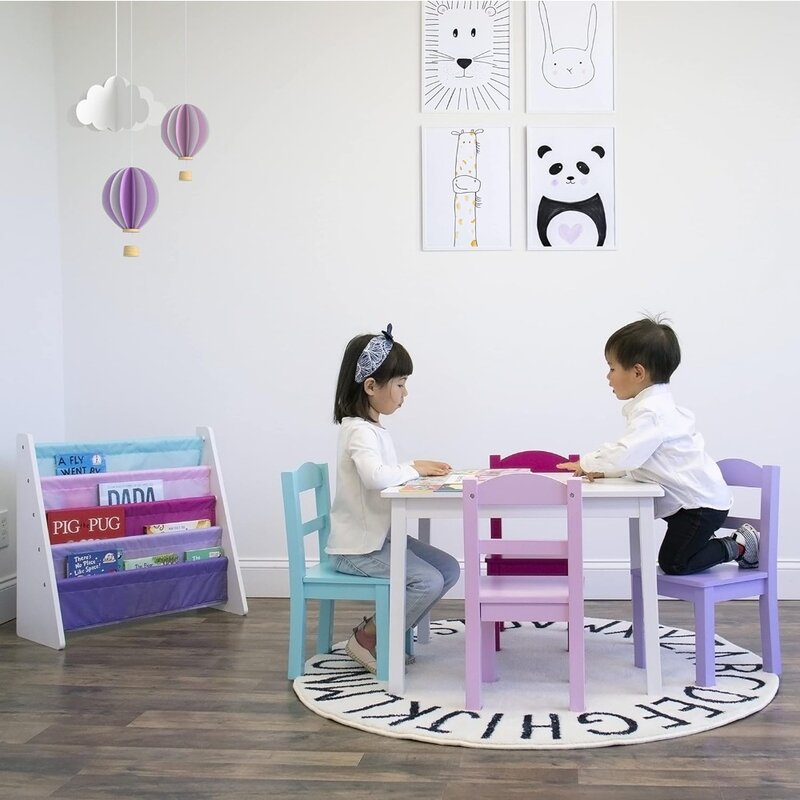 مجموعة طاولة وكرسي خشبية للأطفال ، مثالية للفنون والحرف اليدوية ، وقت الوجبات الخفيفة ، المدرسة المنزلية ، الأبيض ، الوردي ، الأرجواني ، وشملت 4 كراسي
