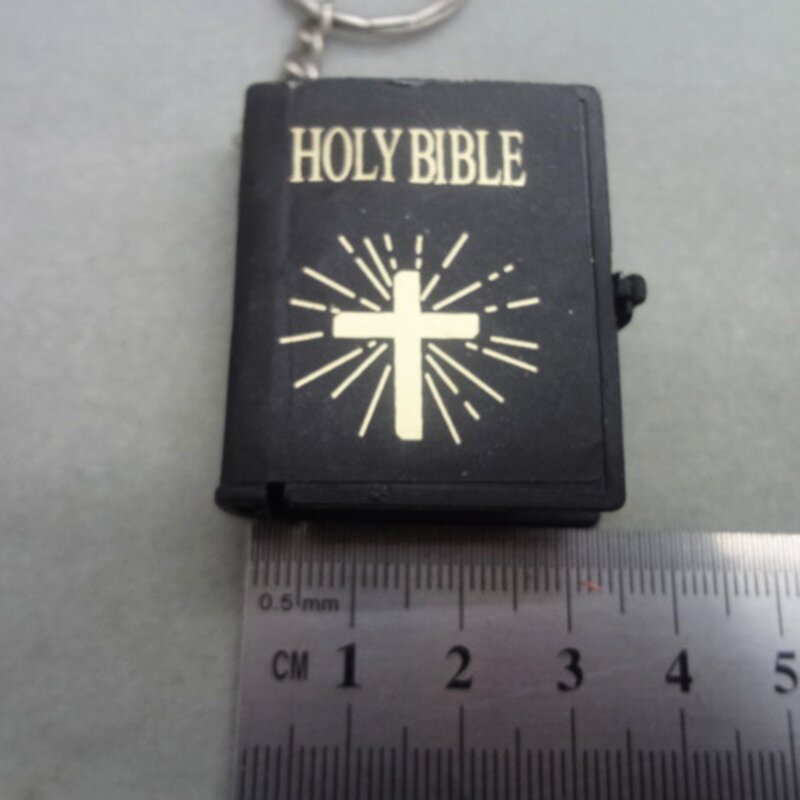 النسخة الإنجليزية سلسلة المفاتيح المسيحية الدينية الصغيرة كتاب صغير لسلسلة المفاتيح لحلقة المفاتيح لحامل المفاتيح للنساء انخفاض