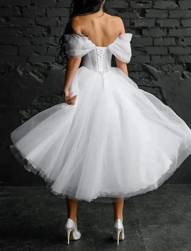 فستان زفاف أنيق قصير بطول الشاي ، حمالة مثيرة الرسن ، تحت الكتف ، فستان حفل زفاف ، قاعة مخصصة
