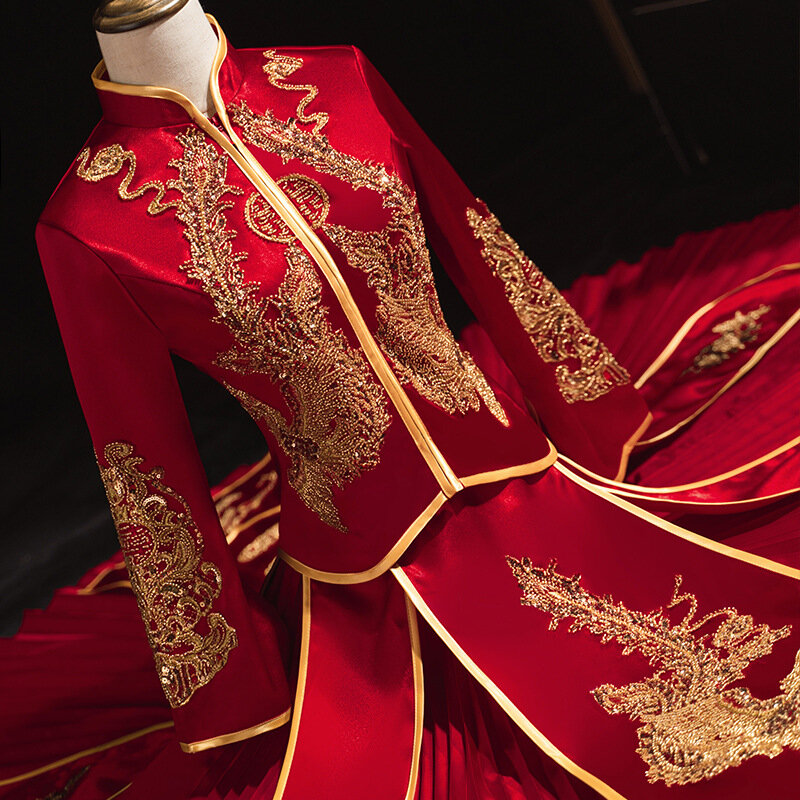 فستان زفاف ريترو الأحمر الترتر الديكور التطريز تشيباو الصينية شيونغسام العروس نخب الملابس
