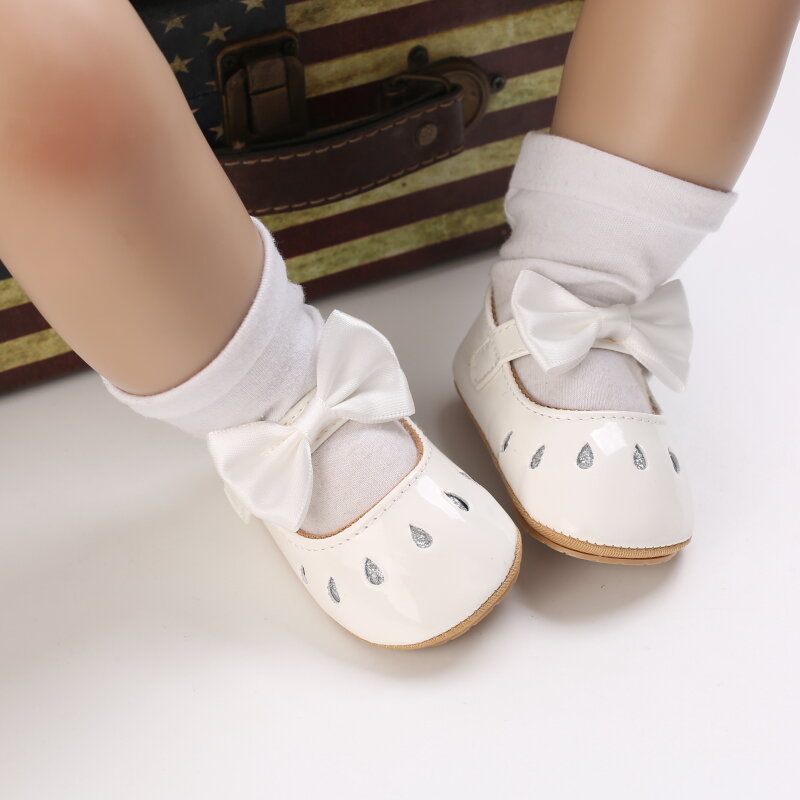 الأبيض الوليد لينة باطن فتاة حذاء طفل عدم الانزلاق المطاط باطن جميل الأميرة أحذية تنفس جلد الطفل أحذية مشي