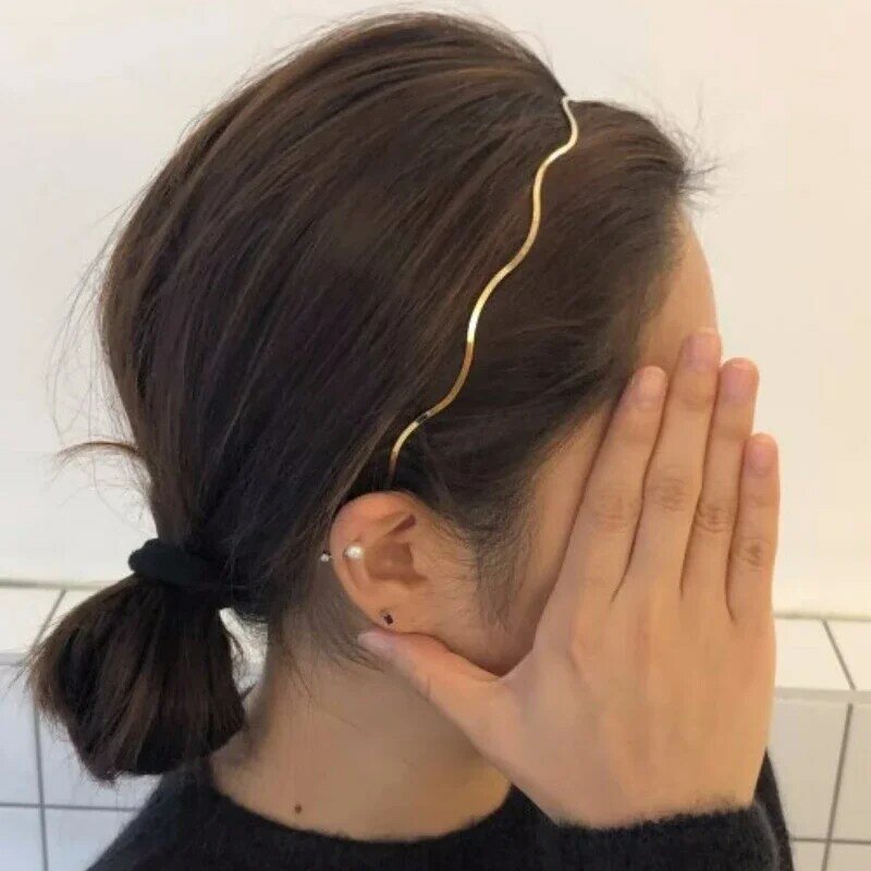 موضة جديدة لعام 2023 طوق شعر معدني ذهبي على شكل موجة ربطة شعر هندسية رفيعة غطاء رأس أنيق مناسب للحفلات اليومية