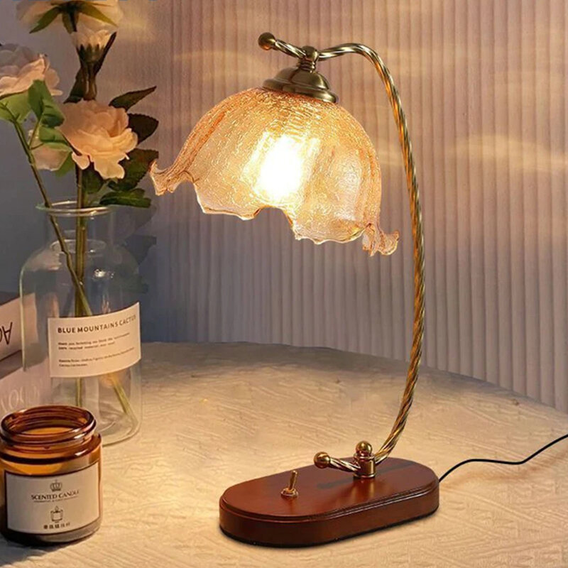 مصباح مكتبي زجاجي قديم ، جو زهور ، ديكور ، غرفة نوم ، جانب السرير ، قراءة ، مصباح ليلي ، غرفة معيشة ، تجهيزات إضاءة منزلية