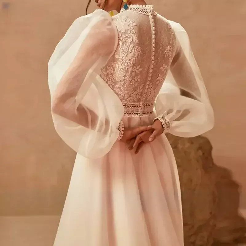 الدانتيل ذيل فستان الزفاف للعروس ، الأكمام الطويلة ، ثوب الزفاف ، ألف خط يزين ، تصميم بسيط ، فرنسا ، 2023