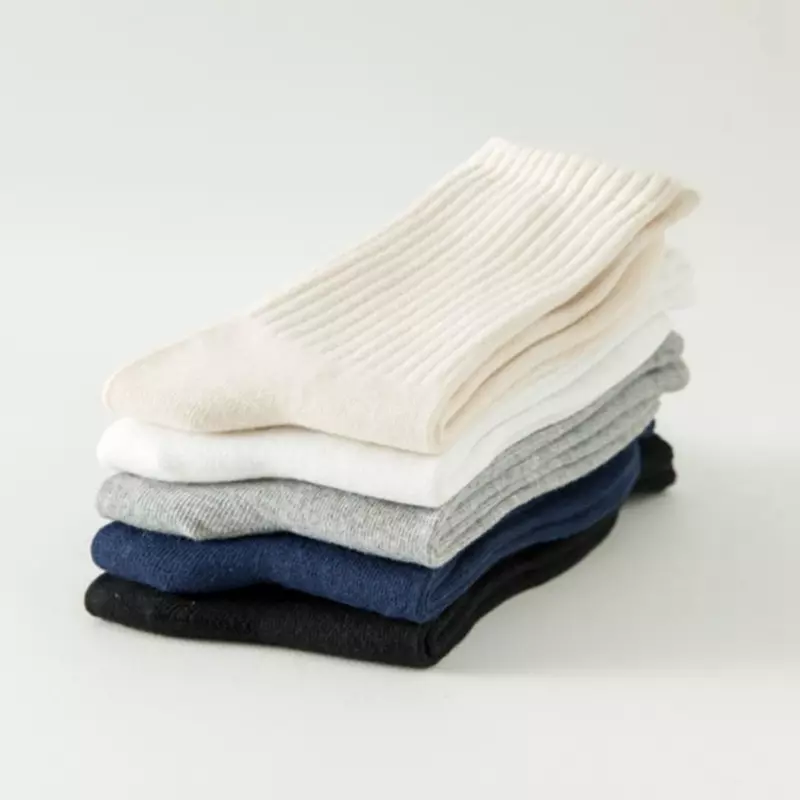 جوارب مربوطة بالخصر بطول متوسط أحادي اللون ، رياضية أساسية للأزواج السود ، جوارب بيضاء عصرية ، خيارات متعددة الاستخدامات
