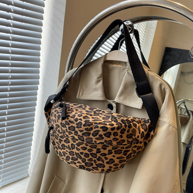 حقيبة صدر من قماش Tiptoegirls للنساء ، نمط الفهد ، طراز الكلية العتيق ، حقيبة كتف ، حزمة رياضية ، موضة