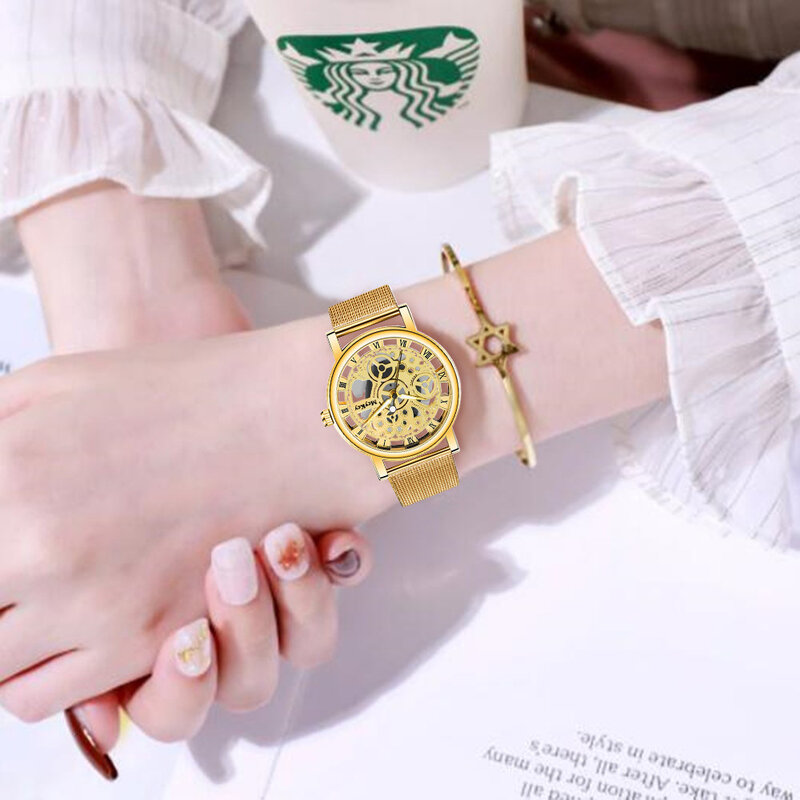 قمة الموضة الجديدة النساء العلامة التجارية الفاخرة الساعات السيدات سيليكون حزام ساعة معصم كوارتز عادية للإناث Relogio Feminino Zegarki