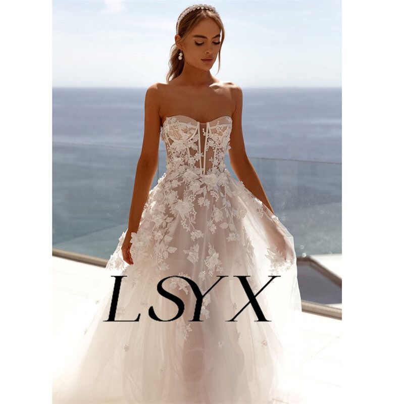 LSYX-فستان زفاف بدون حمالات من التل ، زهور ثلاثية الأبعاد ، زينة ، ثنيات ، ظهر a-line ، ذيل محكمة ، فستان زفاف ، مصنوع حسب الطلب