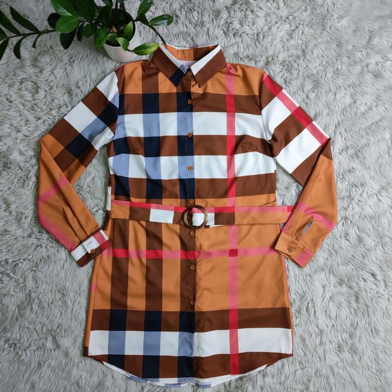QIWN اللون مطابقة منقوشة طباعة بلوزة مع حزام التخسيس نمط الخريف واحدة الصدر قميص فستان ، 4 الألوان المتاحة