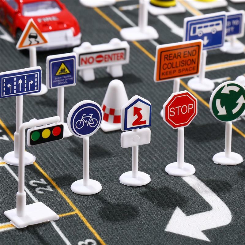 إشارات المرور الصغيرة واقعية ، بلايدز التعليمية ، إشارات المرور ، اللعب ، علامات الطريق الشارع ، اللعب ، 56 قطعة