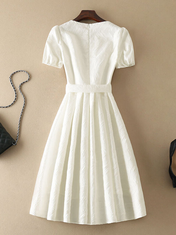 2023 فستان صيفي موضة جديدة تصميم أنيق الحلو قصيرة نفخة الأكمام ضئيلة الخصر أبيض أسود مزاجه قطعة واحدة فستان المرأة