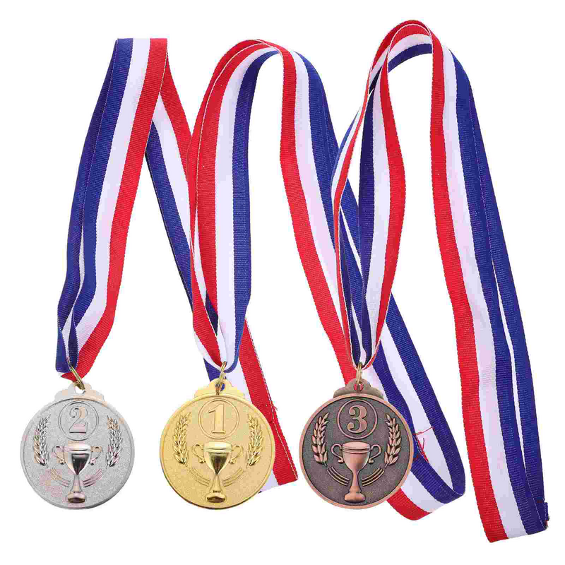 جوائز فائز رياضي بحمالات شريطية وميداليات منافسة وجوائز ذهبية وفضية وبرونزية ومدرسة