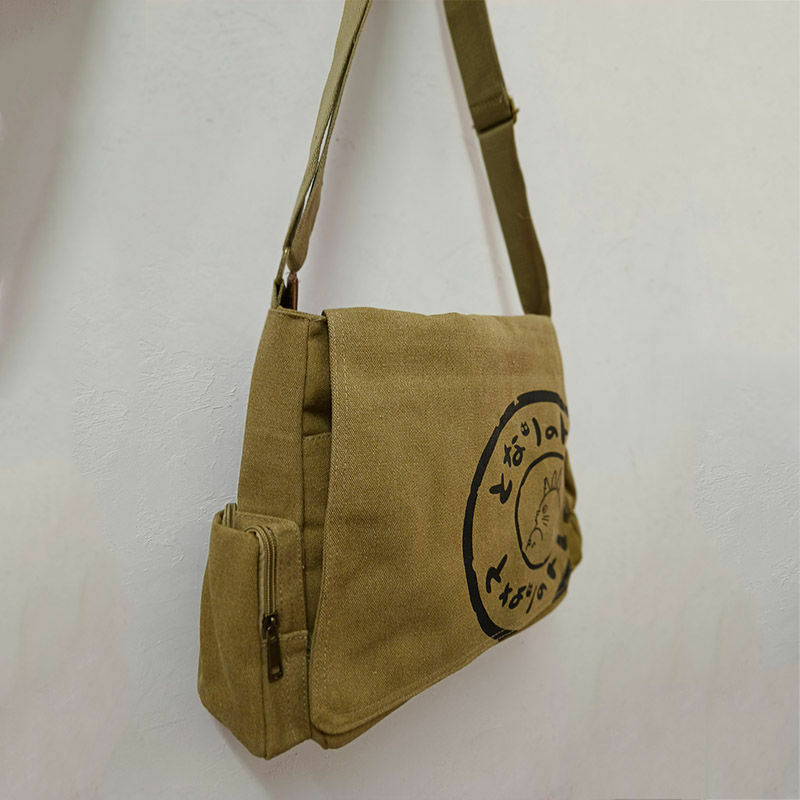 حقيبة كتف بتصميم إنمي على الطريقة اليابانية للرجال حقيبة ساعي البريد من القماش شينشيلا حقيبة نسائية بتصميم رسوم كرتونية على شكل قطة دراغون حقيبة كروس للطلبة