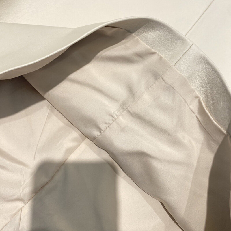 قطع علوية من الجلد الأصلي للنساء لربيع وصيف 2023 بلوزة بأكمام قصيرة مستقيمة ورقبة مستديرة قمصان وبلوزات بلوزات رفيعة من جلد الغزال