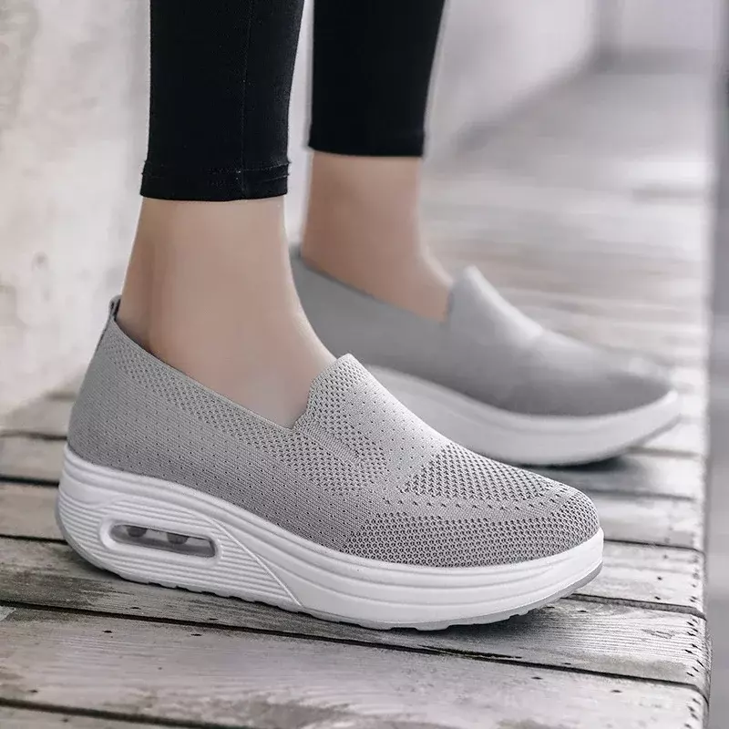 النساء المشي تنس الإناث حذاء مسطح الانزلاق على ضوء وسادة الهواء شبكة حتى تمتد أحذية رياضية تشغيل أحذية رياضية غير رسمية تنفس