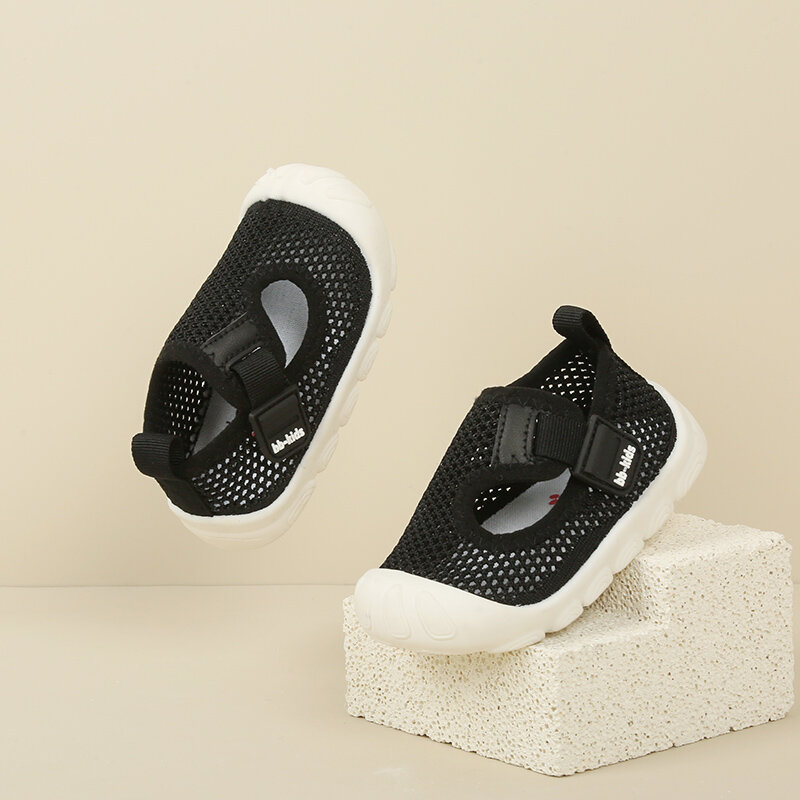 حذاء للأطفال أولادي بناتي صيف 2023 حذاء رياضي بدون كعب يسمح بمرور الهواء مناسب للصيف من نسيج شبكي يسمح بالتهوية أحذية أطفال خفيفة الوزن للأطفال من عمر 0-3 سنوات