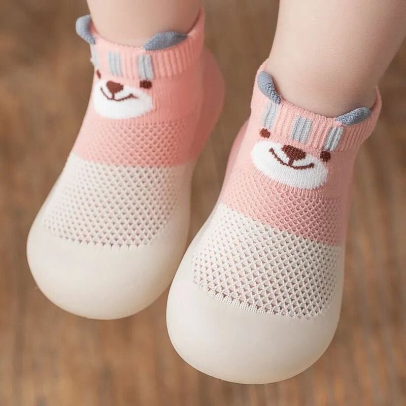 أحذية مانعة الانزلاق للرضع والطفل ، أحذية مريحة مع تصميم كرتون لطيف ، جوارب جيدة التهوية وخفيفة