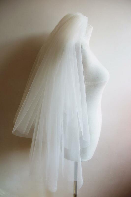 شعبية لينة تول طبقتين الحجاب الزفاف قصيرة مع مشط أبيض العاج قطع حافة الحجاب اكسسوارات الزفاف