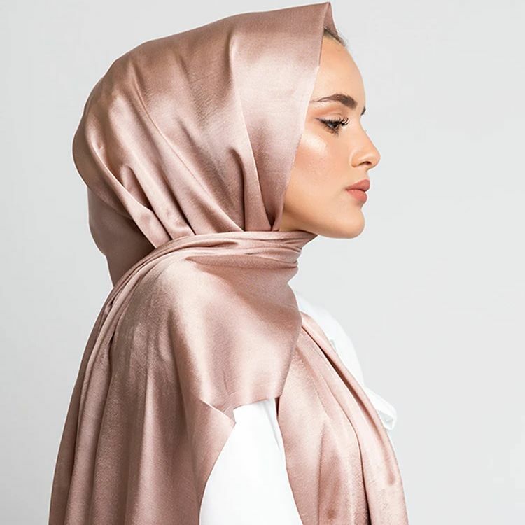 حجاب ساتان حريري للنساء المسلمات ، غطاء رأس الحجاب ، حجاب وسائل الإعلام الإسلامية ، حجاب رمضان ، ملابس إسلامية ، موضة
