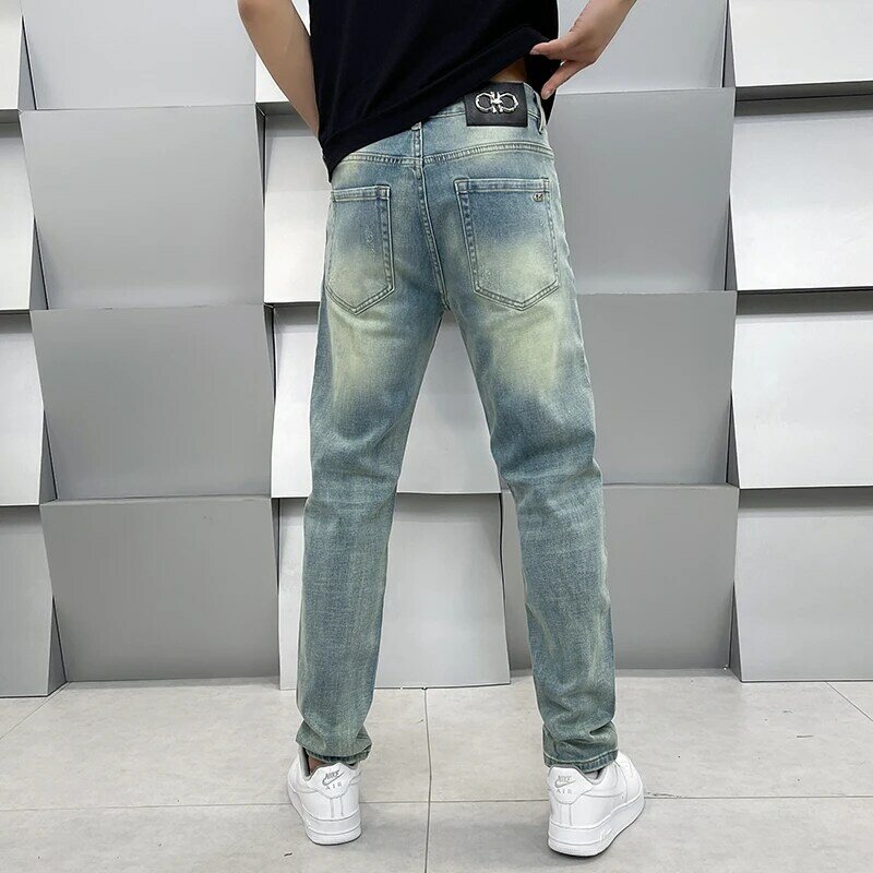 جينز مستقيم فضفاض مع أزياء راقية وغير رسمية ومتعددة الاستخدامات ، سلع الأوروبية ، غسيل ثقيل ، فاخر بأسعار معقولة ، موديلات الربيع والصيف