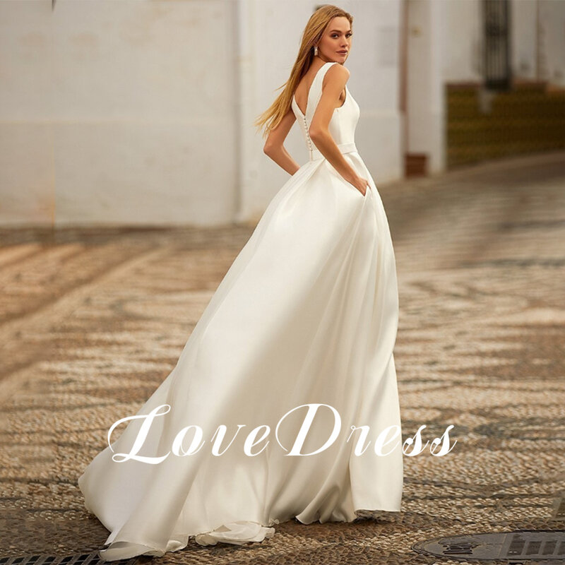 LoveDress-عميق رقبة v بلا أكمام فستان الزفاف للنساء, طيات a-الخط, زر بسيط فساتين العروس, ستان تراين