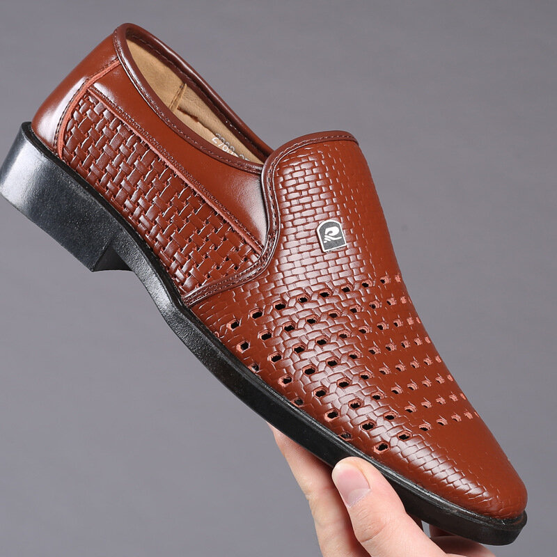 جديد الرجال الأعمال المتسكعون جلد الرجال أحذية الصيف جوفاء تنفس أوكسفورد رجل أحذية غير رسمية الانزلاق على فستان رسمي أحذية للرجل