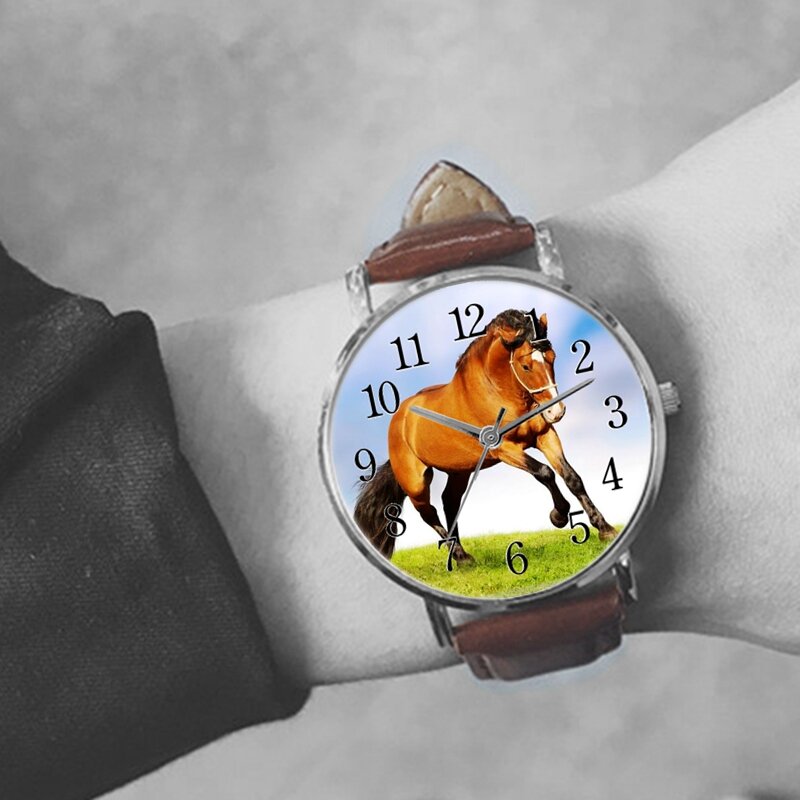 الرجال النساء تشغيل الحصان طباعة كوارتز ساعة اليد موضة عادية ساعة مصنوعة من خليط معدني
