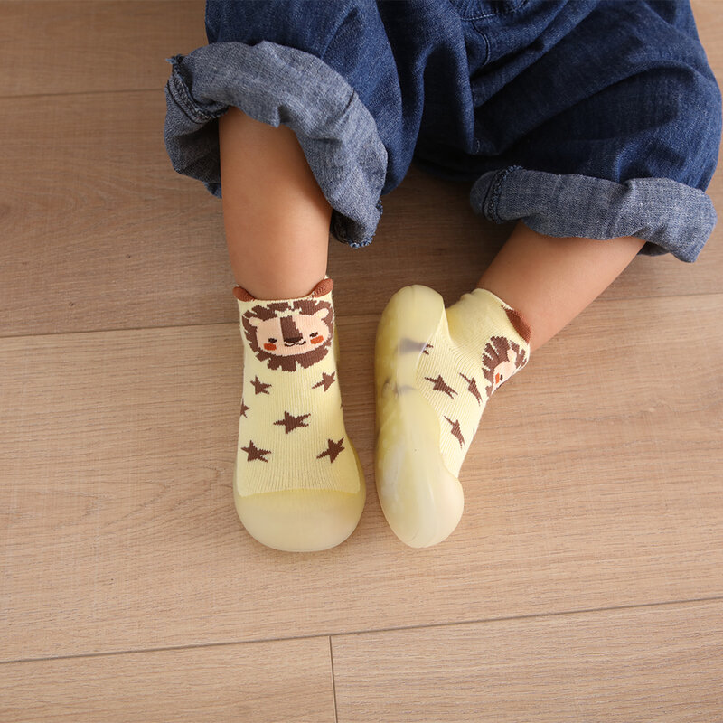طفل أحذية لطيف الحيوان القطن الأولى حذاء طفل صغير الأولى ووكر الاطفال لينة المطاط وحيد الأحذية المضادة للانزلاق الجوارب