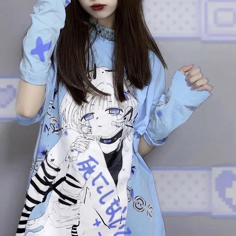 QWEEK Y2k أنيمي الجرافيك تي شيرت القوطي مع انقسام الأكمام موضة Kawaii قميص جذاب المرأة 2022 Egirl Harajuku قميص فام الصيف