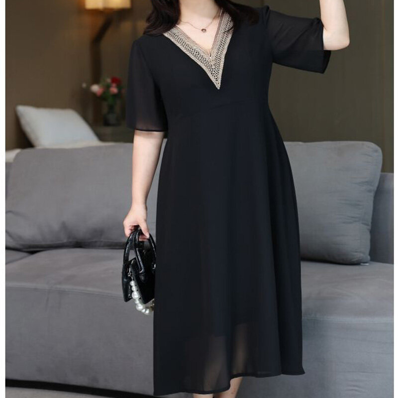 الموضة حجم كبير الملابس النسائية الشيفون فستان أسود الصيف الخامس الرقبة الجوف خارج المرقعة الدانتيل قصيرة الأكمام منتصف طول فساتين