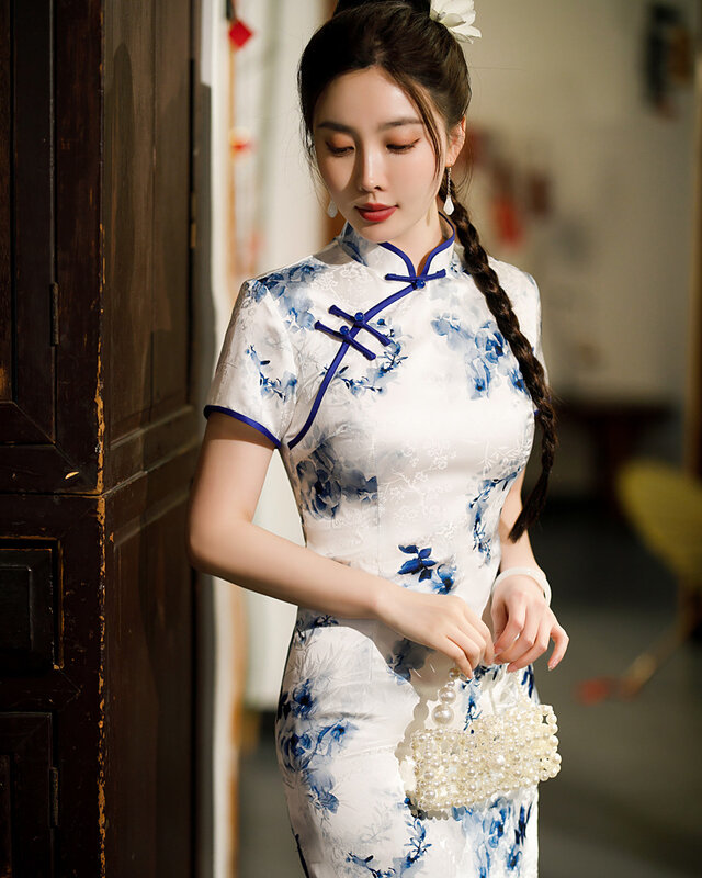 النمط الصيني التقليدي تحسين شيونغسام عالية انقسام فستان عتيق المرأة الأزهار طباعة ضئيلة تشيباو