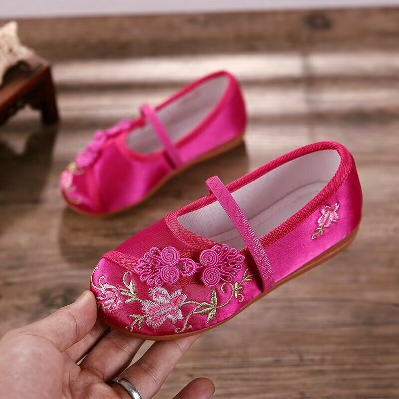 أطفال أحذية لفتاة الأطفال تطريز يدوي القماش حذاء كاجوال النمط الصيني الفتيات أحذية قديم بكين الرياح الوطنية الرقص الأحذية